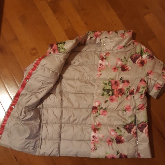 Vest - Picture 3 of 7